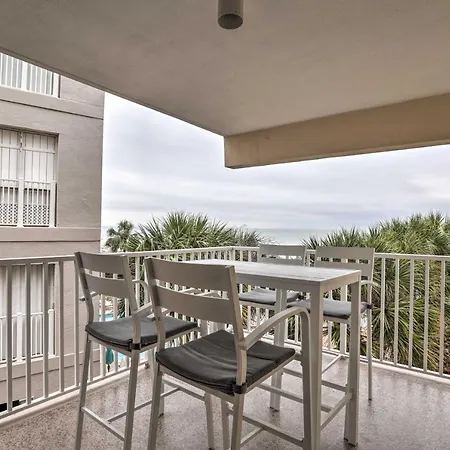 Indian Shores Condo With 2 Balconies And Pool Access!