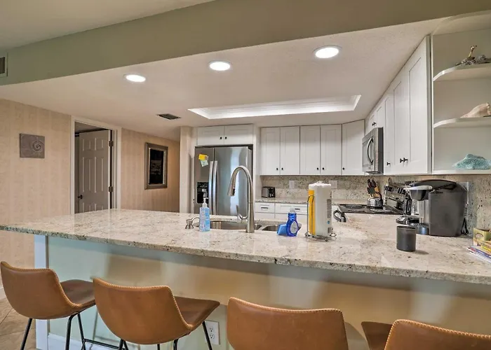 Pool Access! Indian Shores Beachfront *