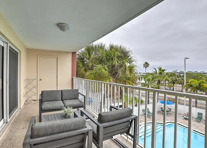 Pool Access! Indian Shores Beachfront Ferienhaus *
