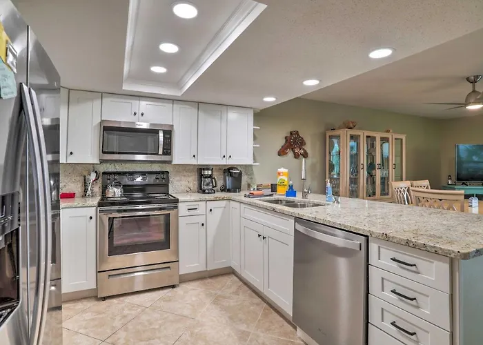 Pool Access! Indian Shores Beachfront Ferienhaus *