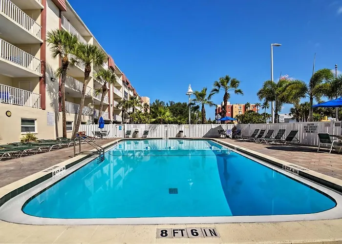 Pool Access! Indian Shores Beachfront Ferienhaus